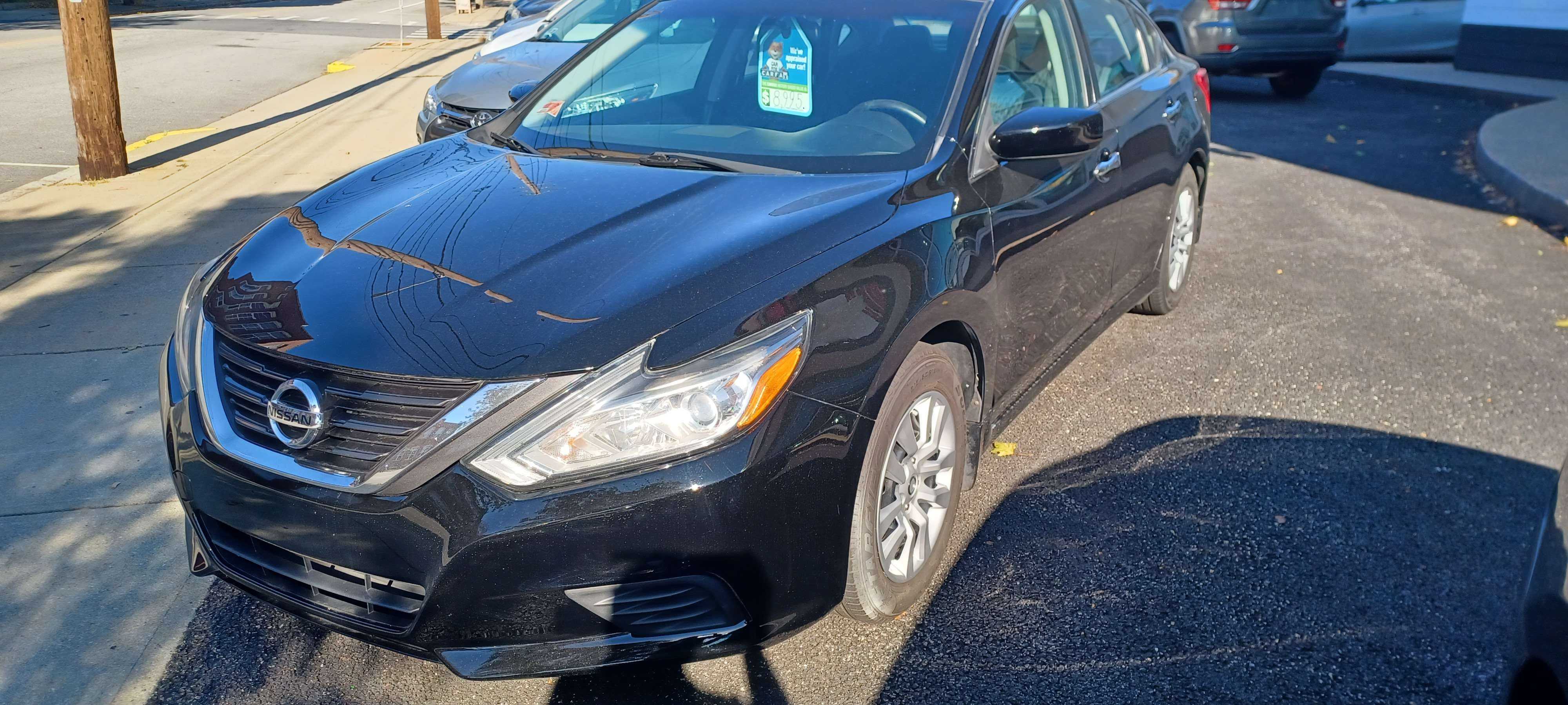 Nissan Altima Image 1