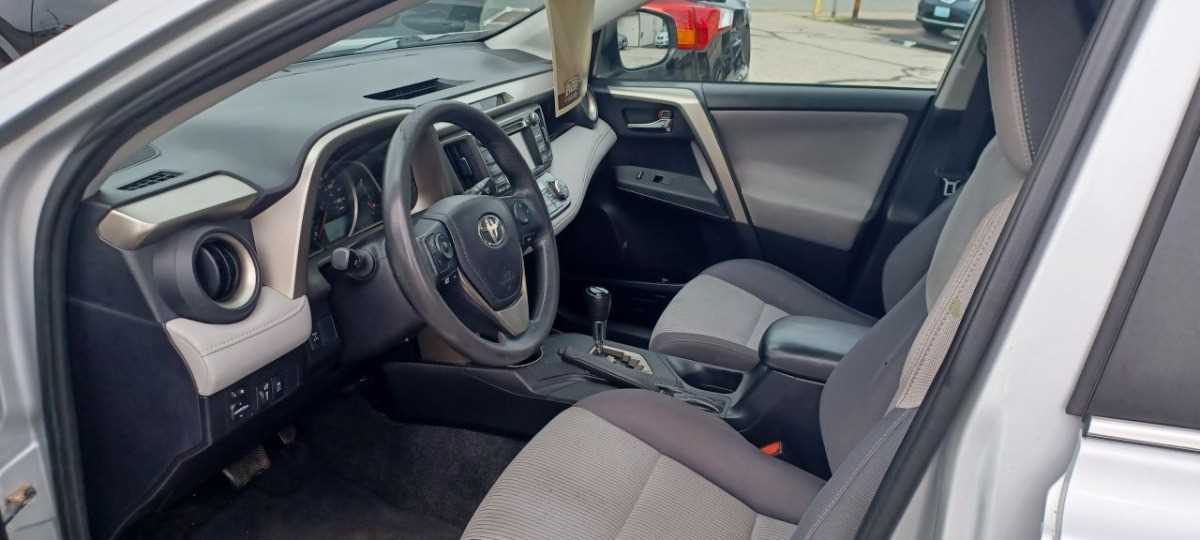 Toyota RAV4 Image 3
