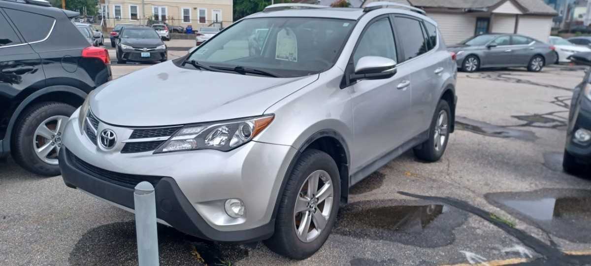 Toyota RAV4 Image 1