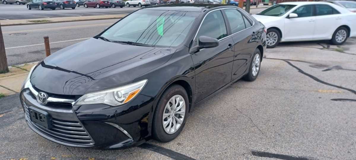 Toyota Camry Image 1