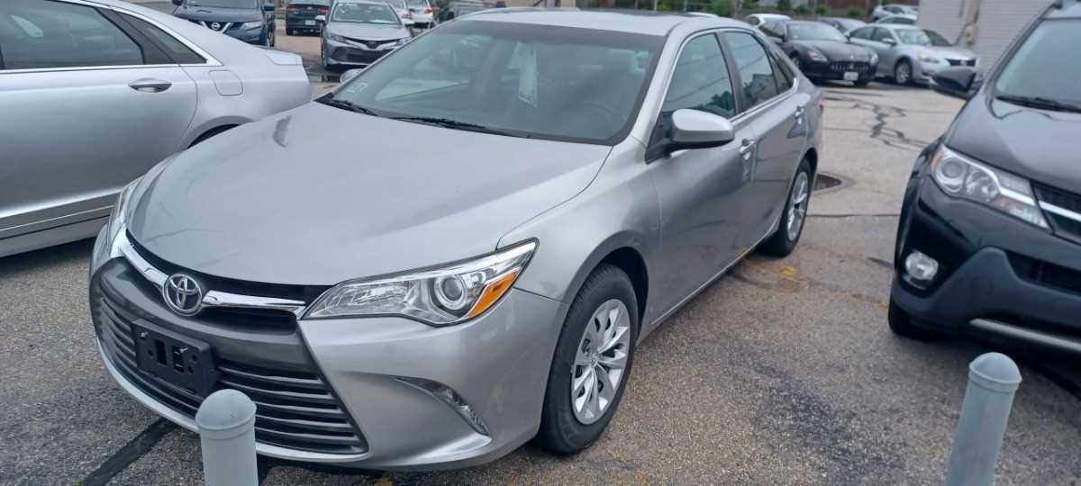 Toyota Camry Image 1