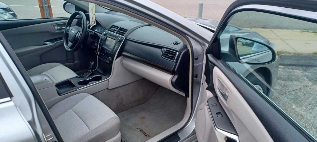 Toyota Camry Image 3