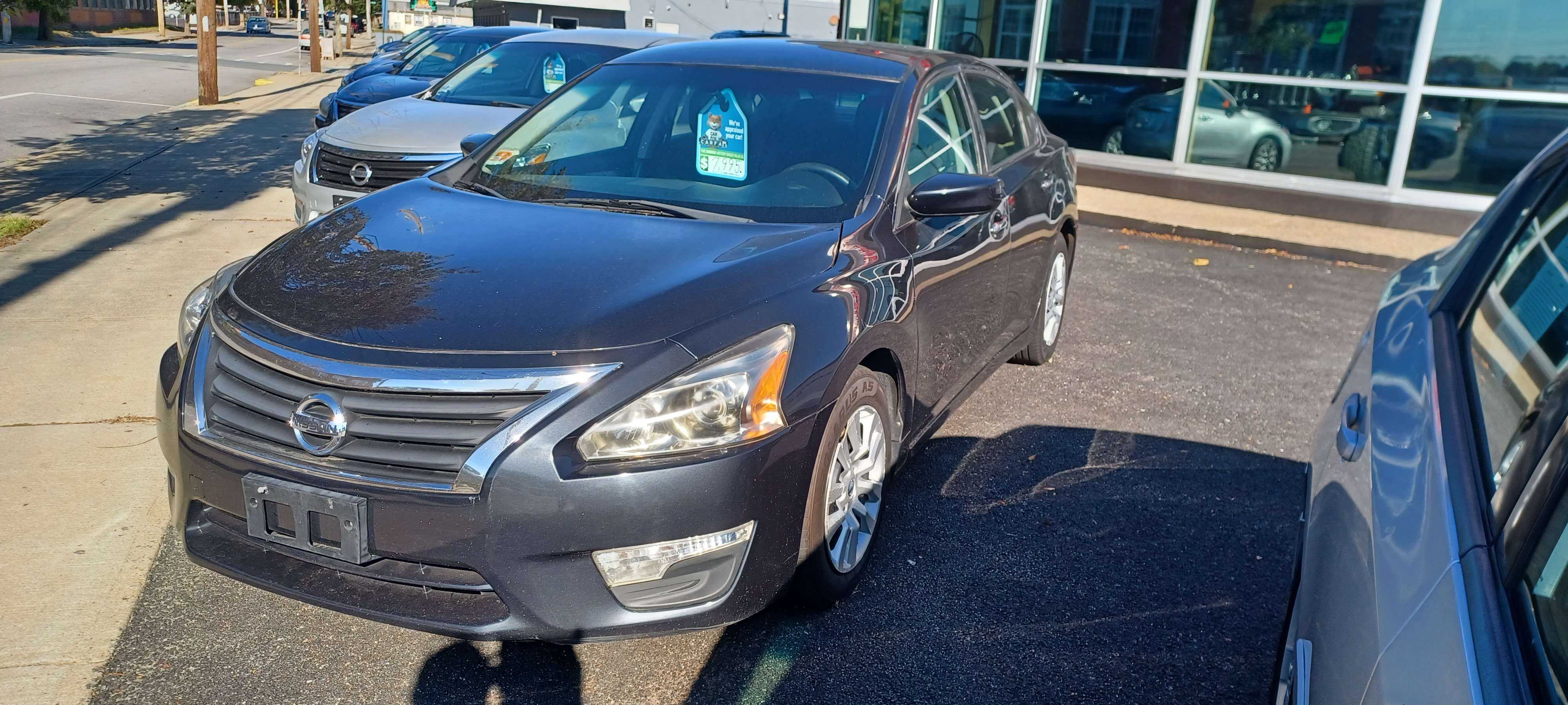 Nissan Altima Image 1