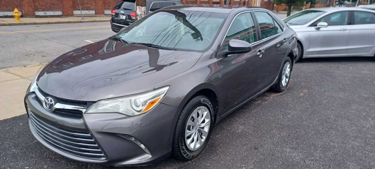 Toyota Camry Image 1